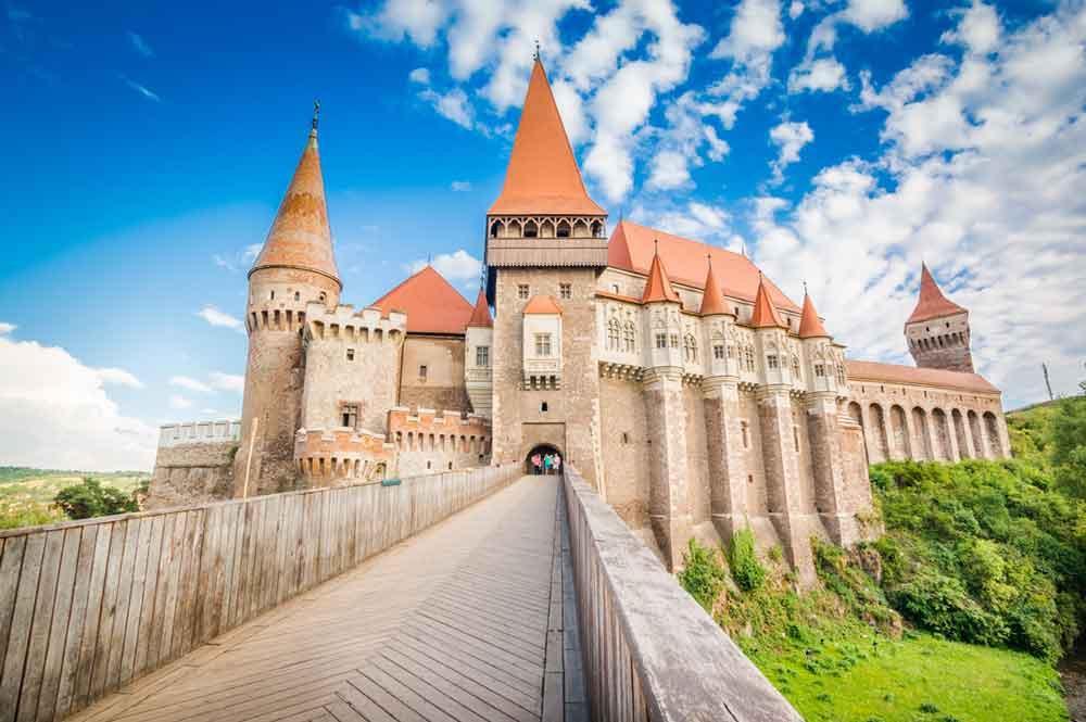 Romania Tourist Attractions Castle Backdrop YY00418-E
